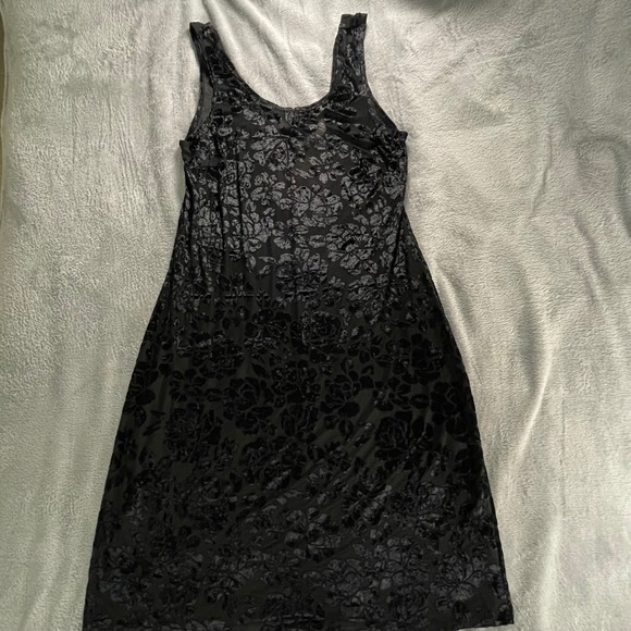 Avenue Body Dresses & Skirts - Black Velvet Burnout Floral Sheath Dress Sleeveless Scoop Neck‎ Size Large